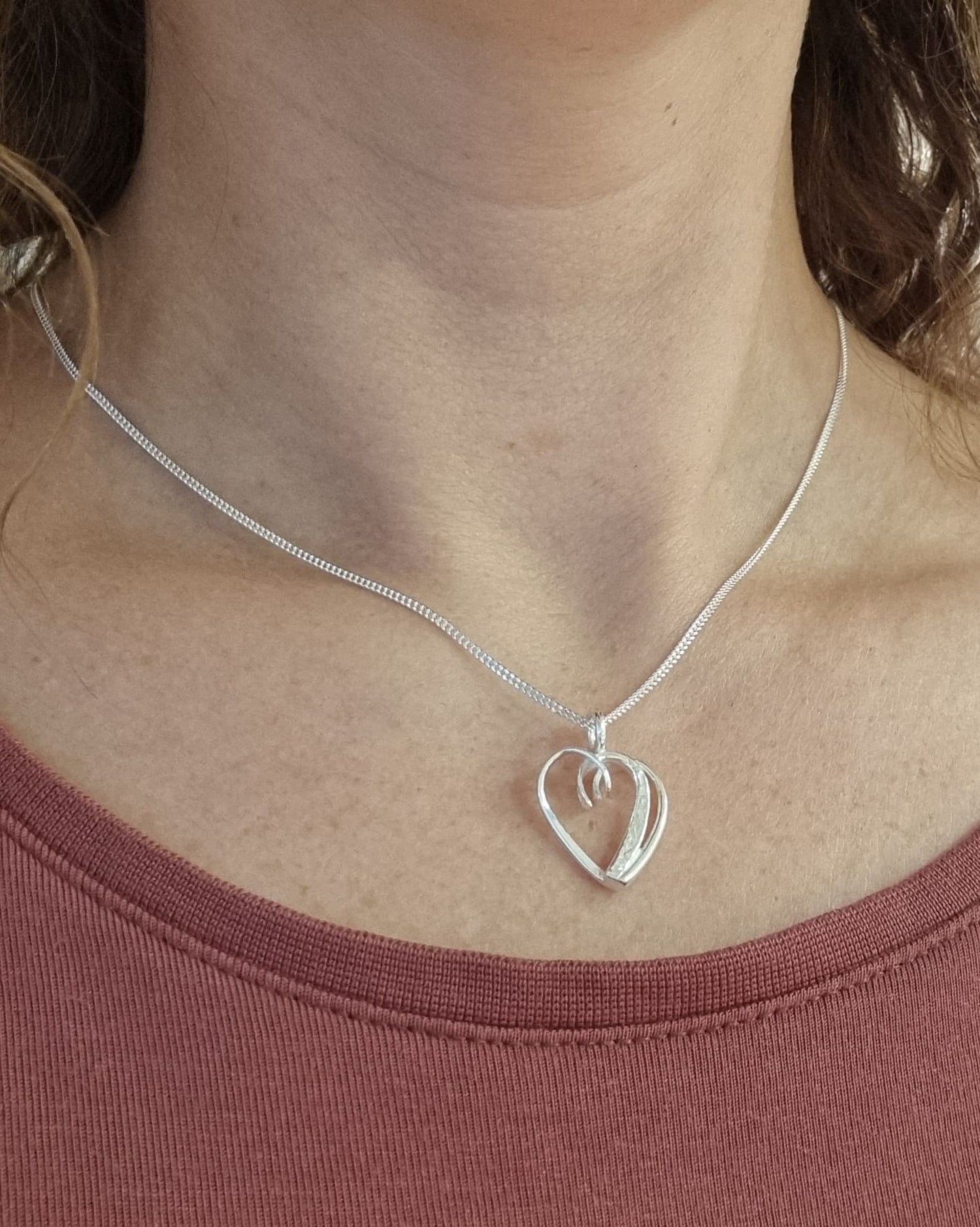 BJÖRK HJÄRTA (Birch Heart) S necklace