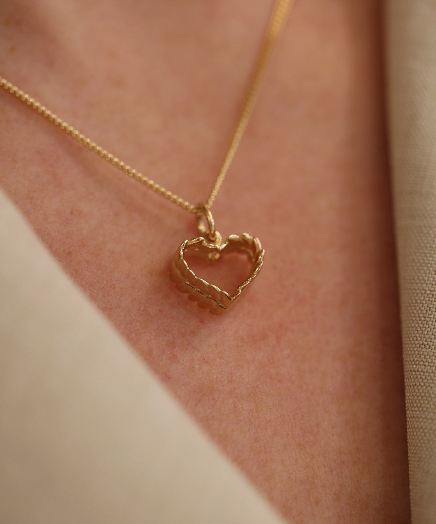 RÅGHJÄRTA (Rye Heart) S 18K necklace