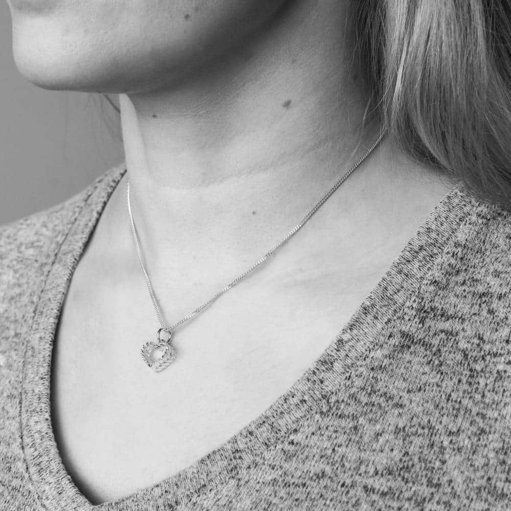 RÅGHJÄRTA (Rye Heart) S necklace