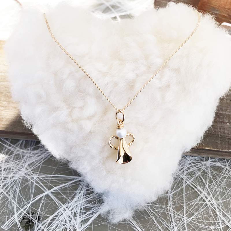 Angel necklace in 18K gold, handcrafted by GULDVIVA.